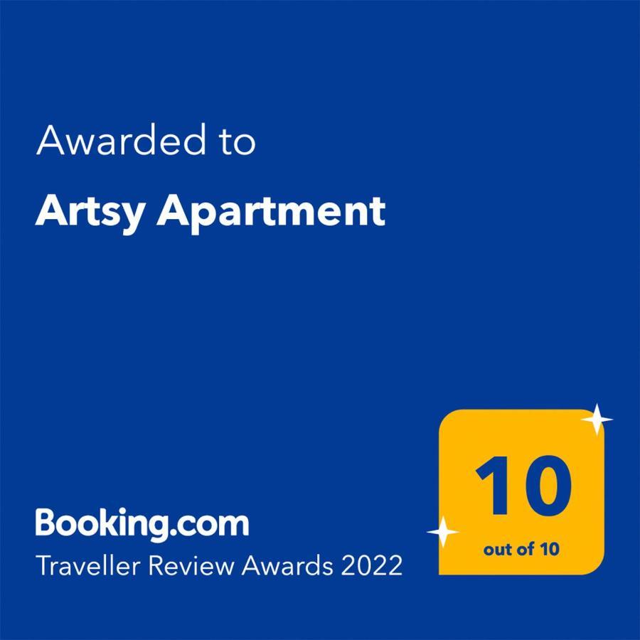 Artsy Apartment Klis Bagian luar foto